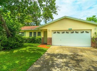 10824 118th St, Seminole, FL 33778
