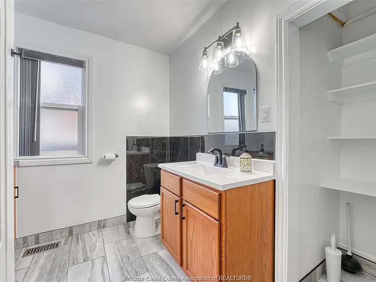 2226 Mercer St — Photo 25