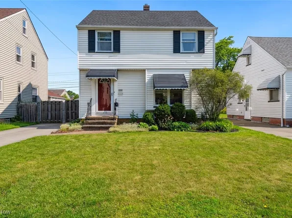 8306 Deerfield Dr, Parma, OH 44129