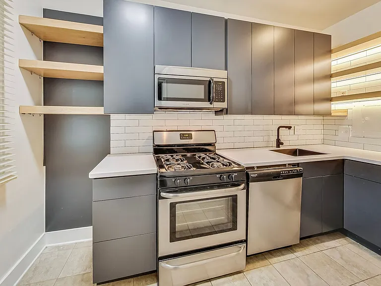 1010 25th St NW #101 — Photo 10