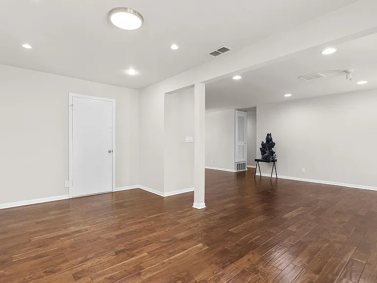 501 Arbor Ln — Photo 23