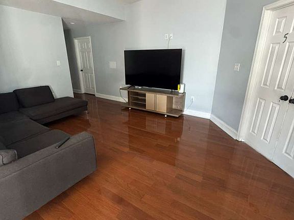 4th image of 1169 Dexter St #3