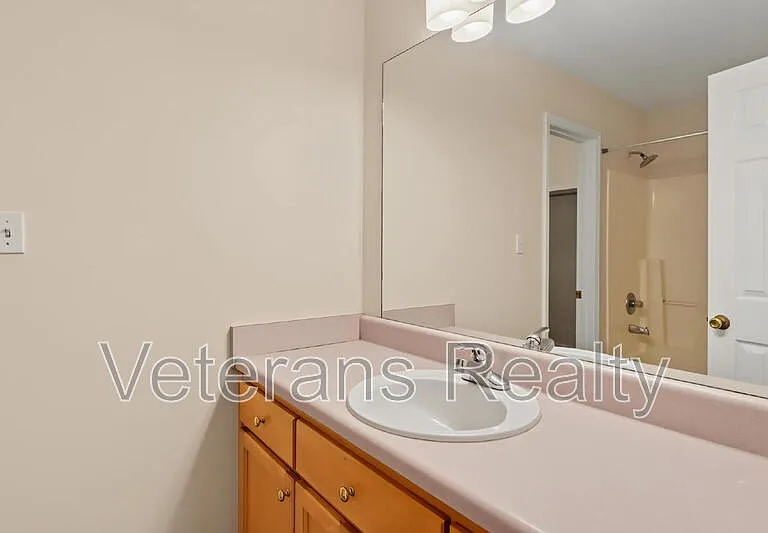 3001 Lamont Rd — Photo 12