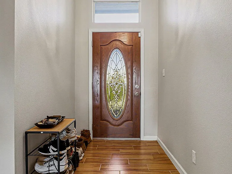 12928 Alfredo Apodaca — Photo 5