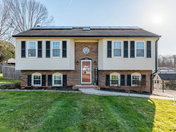 380 White Cypress Dr, Forest, VA 24551