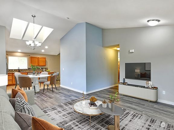 5th image of 18813 86th Drive NW