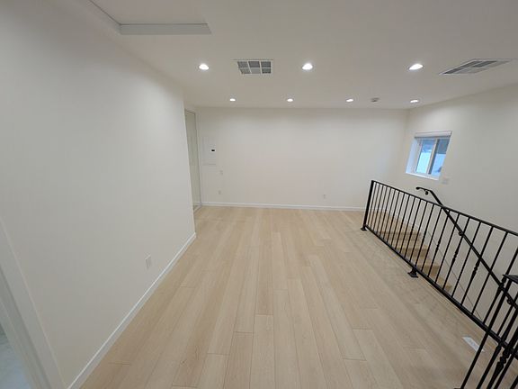 4th image of 10623 Stanwin Ave