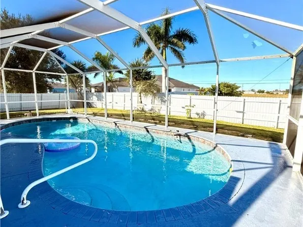 1216 NW 15th Pl, Cape Coral, FL 33993