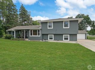 4503 W Crystal Lake Rd, McHenry, IL 60050