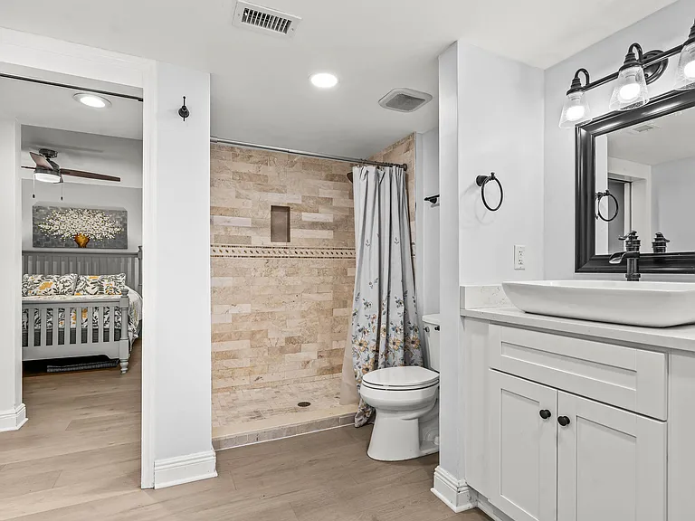 5945 Parkwalk Dr — Photo 25