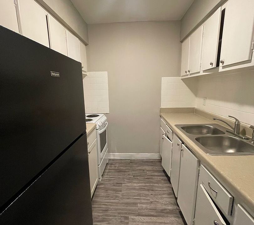 1st image of 1545 Alexandria Dr APT 6A