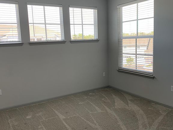 5th image of 302-5123 Mina Cir #302
