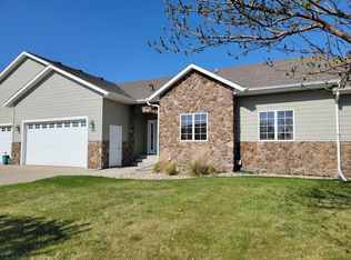 515 E Palmer Cir, Aberdeen, SD 57401