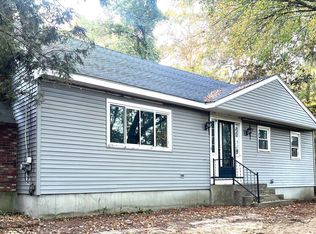 831 Providence Rd, Whitinsville, MA 01588
