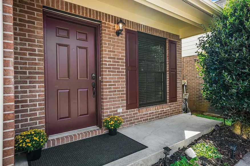 3 bed, 1812 sqft, $2,500 — Photo 3