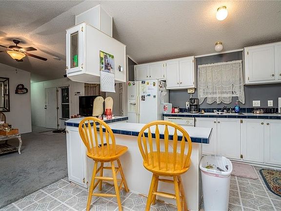 3rd image of 3305 Westview Dr