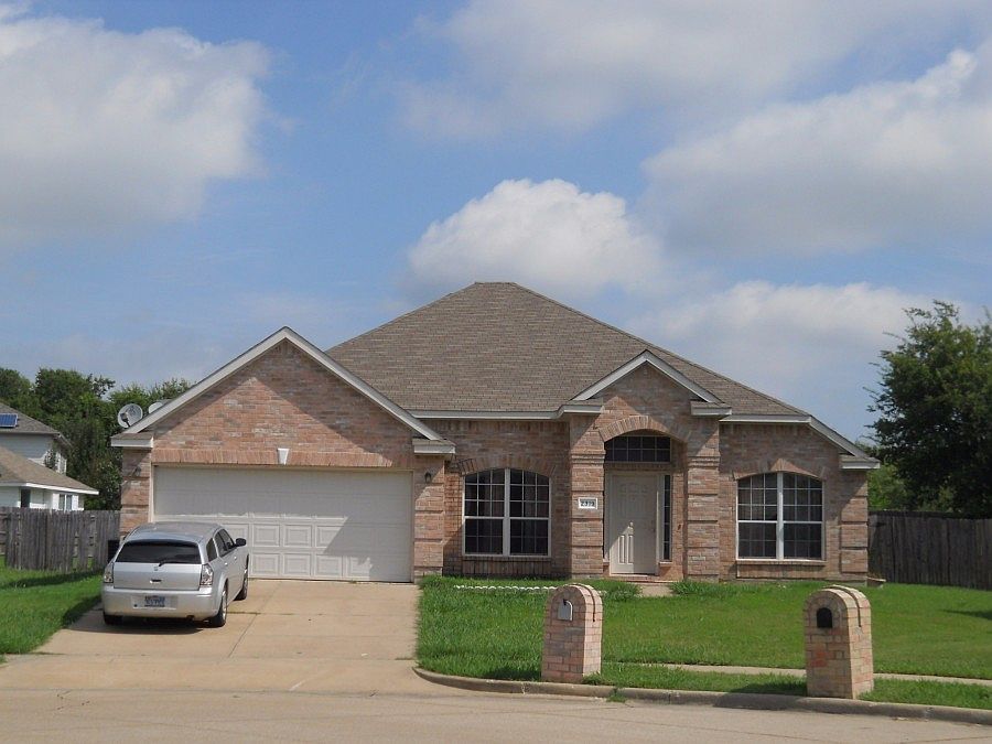 1st image of 2319 Hillgrove Ct