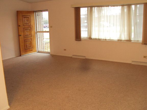 2nd image of 313 W Glengate Ave