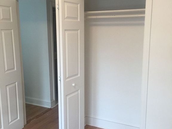3rd image of 6648 Booth St
