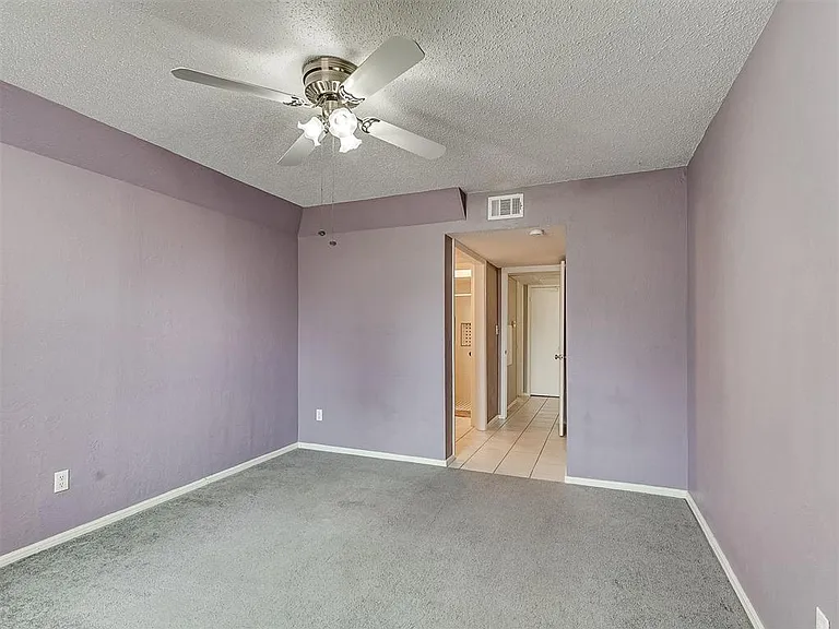 1703 E Lindsey St — Photo 28