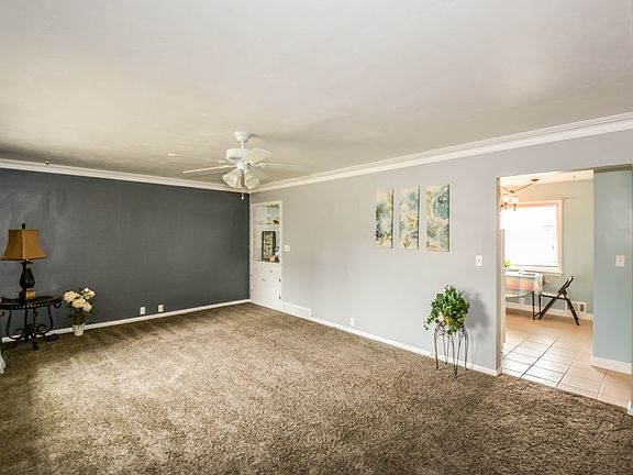 4th image of 916 Syringa Dr