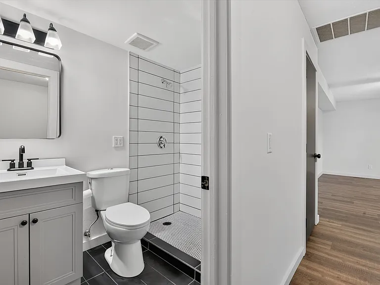 611 Greenfield Dr — Photo 19
