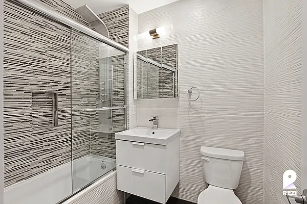 Rented by REZI | media 17