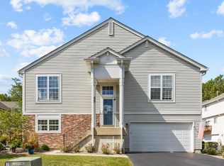 302 Terra Springs Cir, Volo, IL 60020