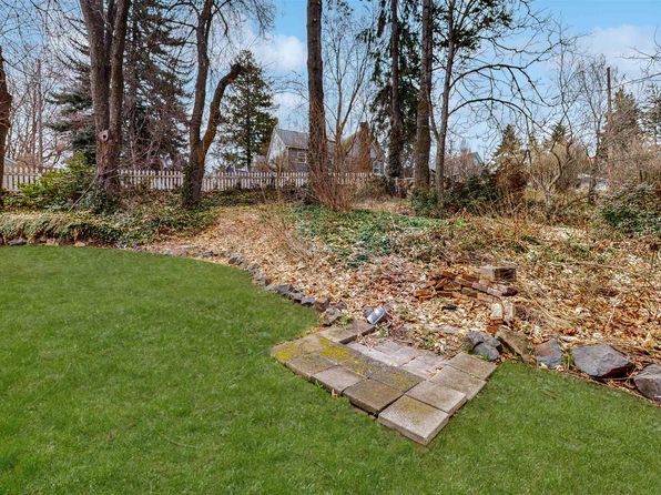 560 SE Taylor St, Pullman, WA 99163