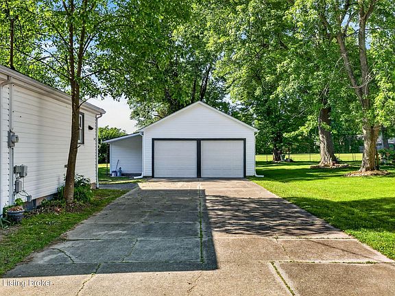 2nd image of 8006 Glaser Ln