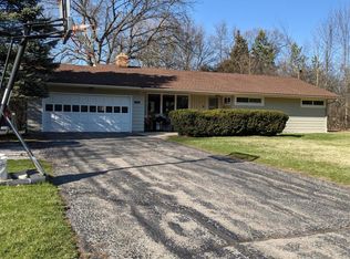 7820 W Barnard Ave, Greenfield, WI 53220