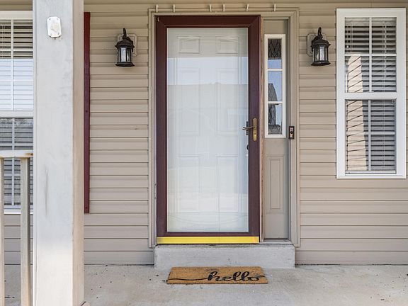 4th image of 701 Amber Hill Dr