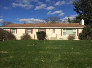 11 Pine Ridge Rd, Poughkeepsie, NY 12603