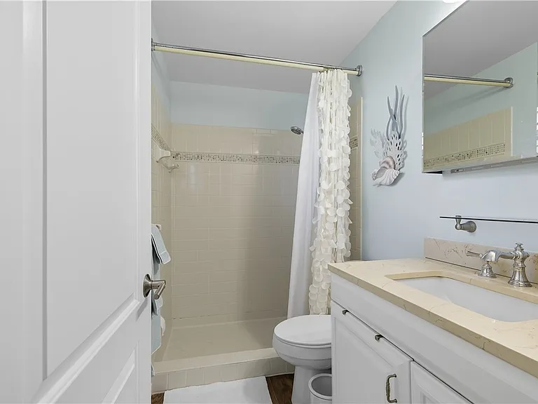 676 Royal Palm Pl — Photo 13