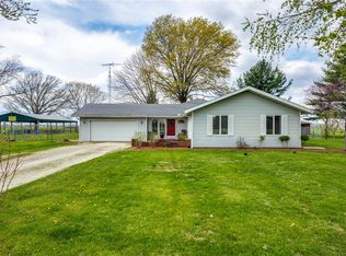 607 N Reel St, Oakland, IL 61943