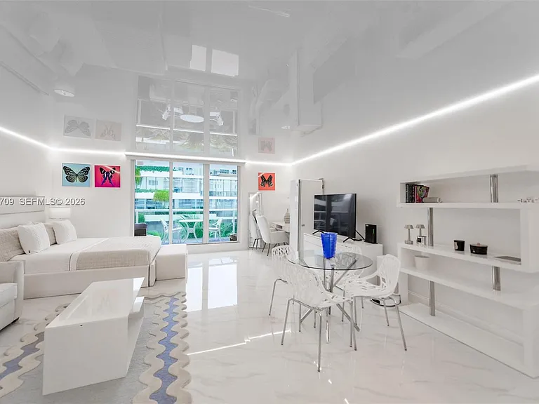 2301 Collins Ave #529 — Photo 2