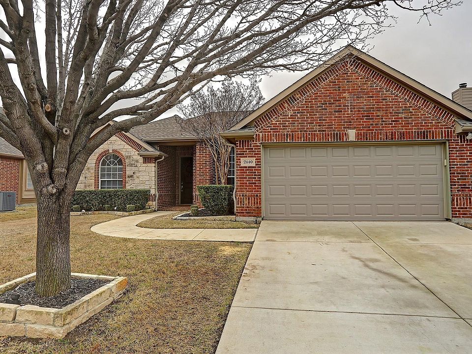 1st image of 2440 Deerwood Dr