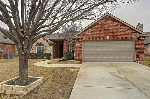 2440 Deerwood Dr Photo 1