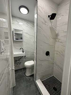 Rented by Peter R. Hungerford, LREB | media 24
