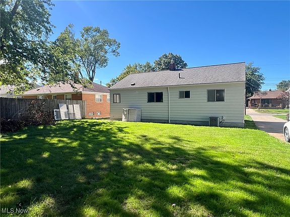 3rd image of 243 Gayle Dr
