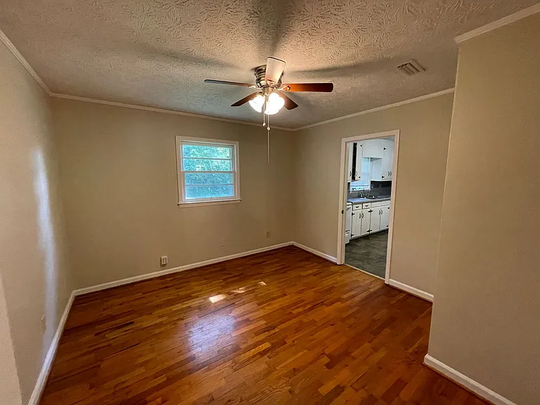 318 Garden Ave SE — Photo 16