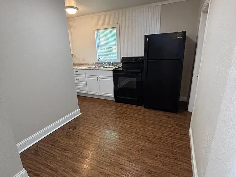 829 W Pershing St — Photo 7