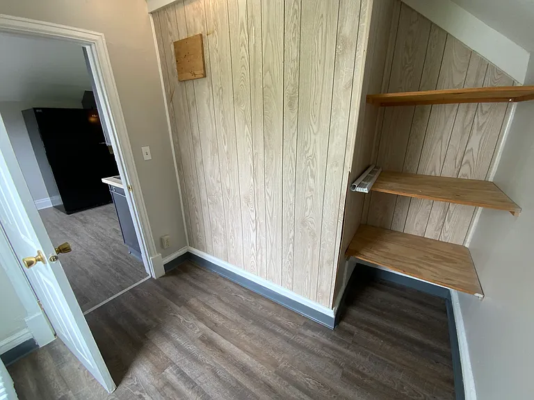 2 bed, 1.0 bath, $1,080 — Photo 9