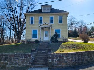 305 N Clay Rd, Lititz, PA 17543