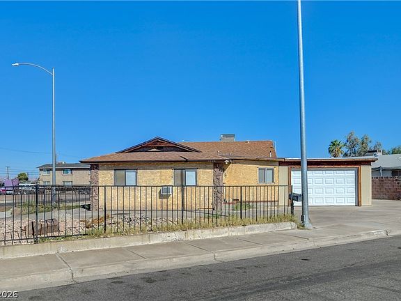2nd image of 1724 Palm St