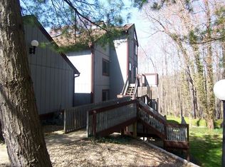 2118 Pinebrook Trl, Cuyahoga Falls, OH