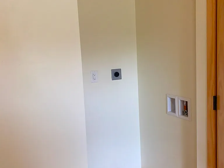 220 Commerce St — Photo 13