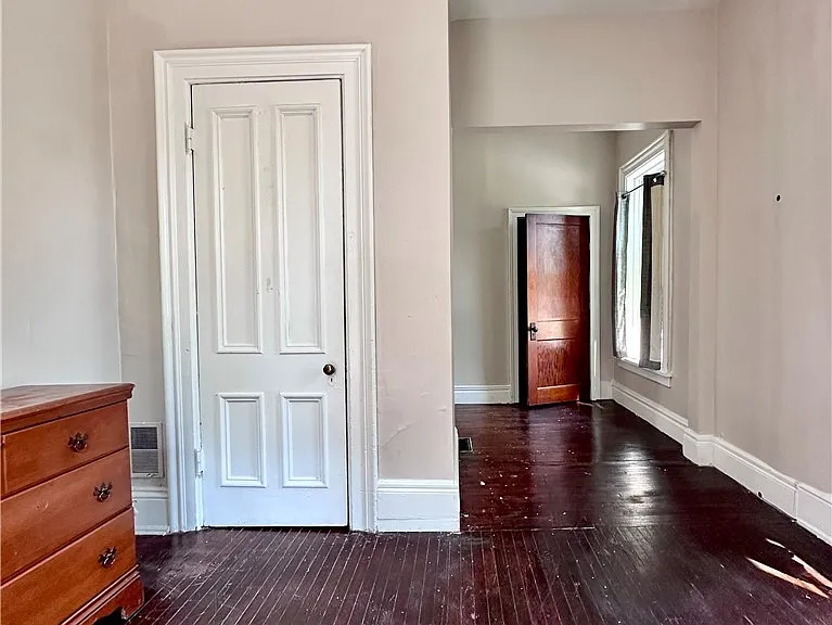 912 Lafayette Ave — Photo 12
