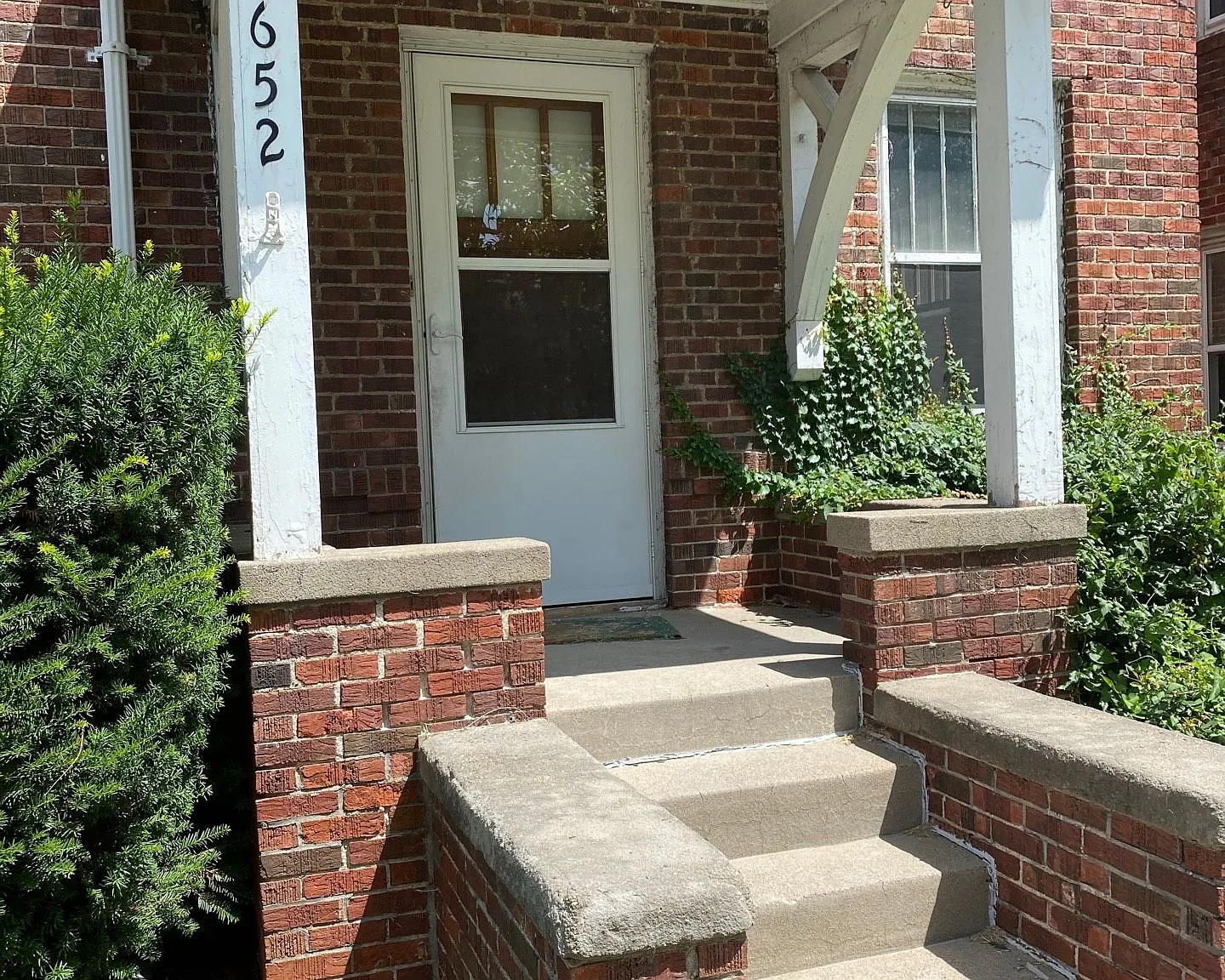 2 bed, 900 sqft, $1,369 — Photo 2