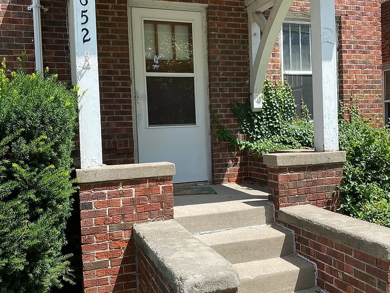 4652-54 Farnam St #4648 — Photo 2